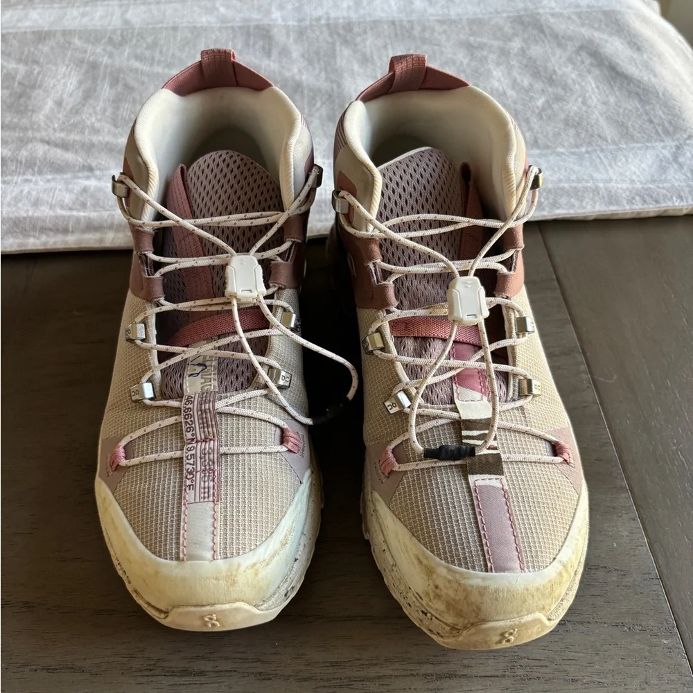 On Hike Shoes - Picture 4 of 5